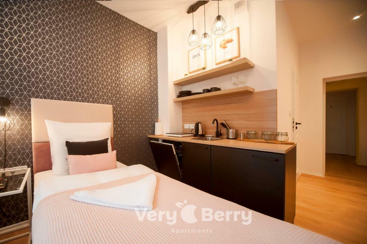 Very Berry - Glogowska 35A - Mtp Apartments - Self Check In 24H Poznań Dış mekan fotoğraf