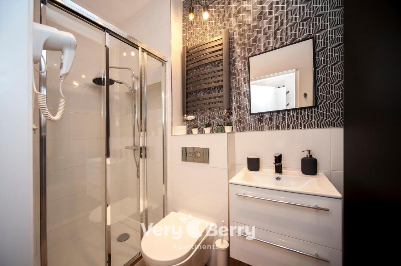 Very Berry - Glogowska 35A - Mtp Apartments - Self Check In 24H Poznań Dış mekan fotoğraf
